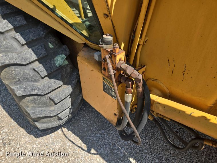 image for item EF1772 1984 Case  580E backhoe