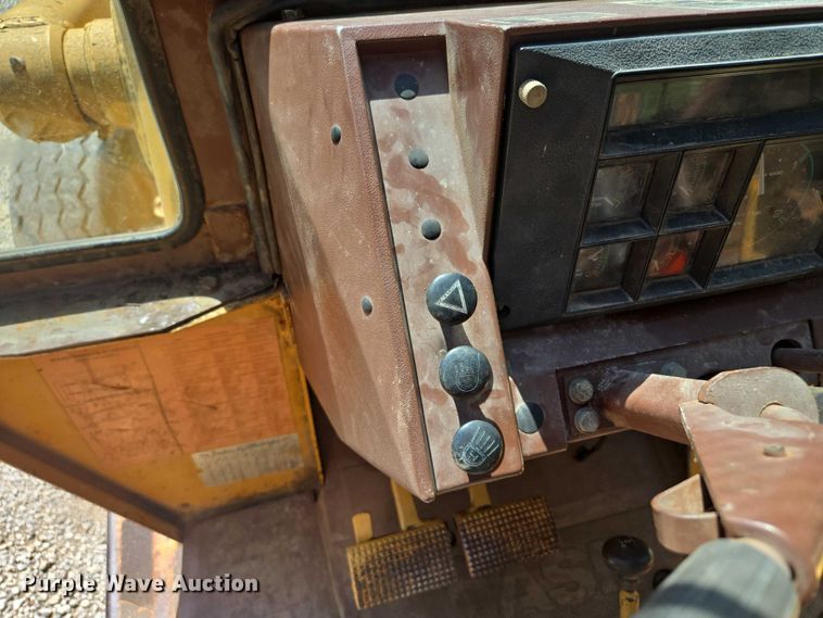 image for item EF1772 1984 Case  580E backhoe