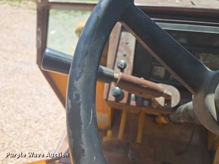 image for item EF1772 1984 Case  580E backhoe