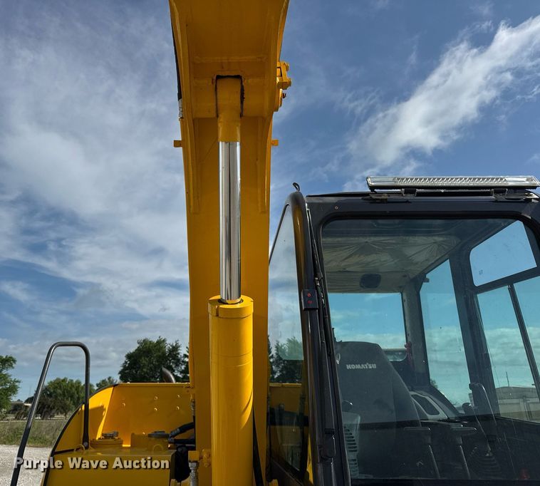 image for item EF2084 Komatsu PC70-8 mini excavator