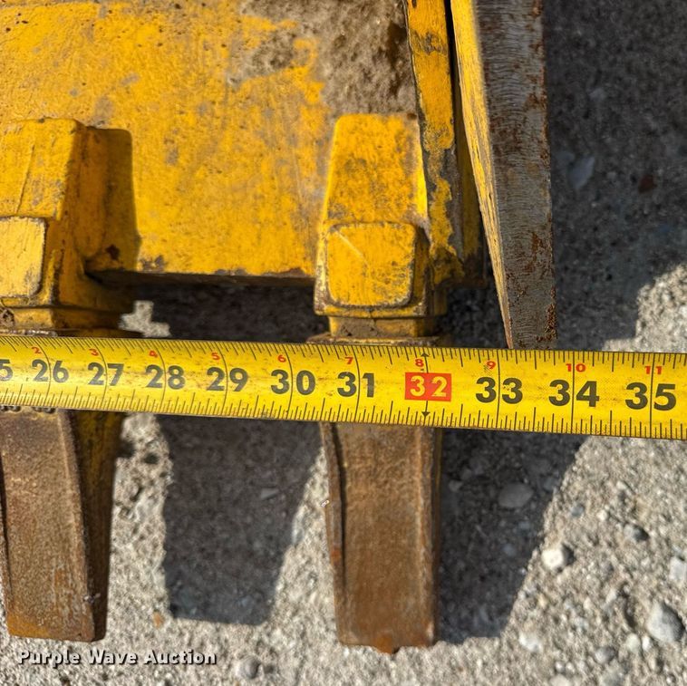 image for item EF2084 Komatsu PC70-8 mini excavator