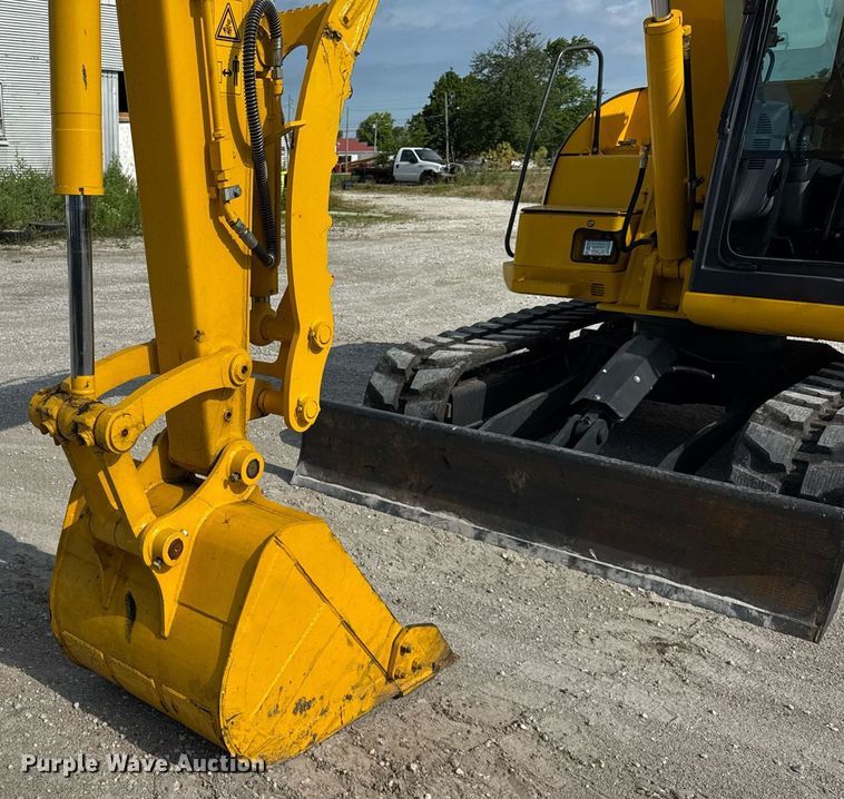 image for item EF2084 Komatsu PC70-8 mini excavator
