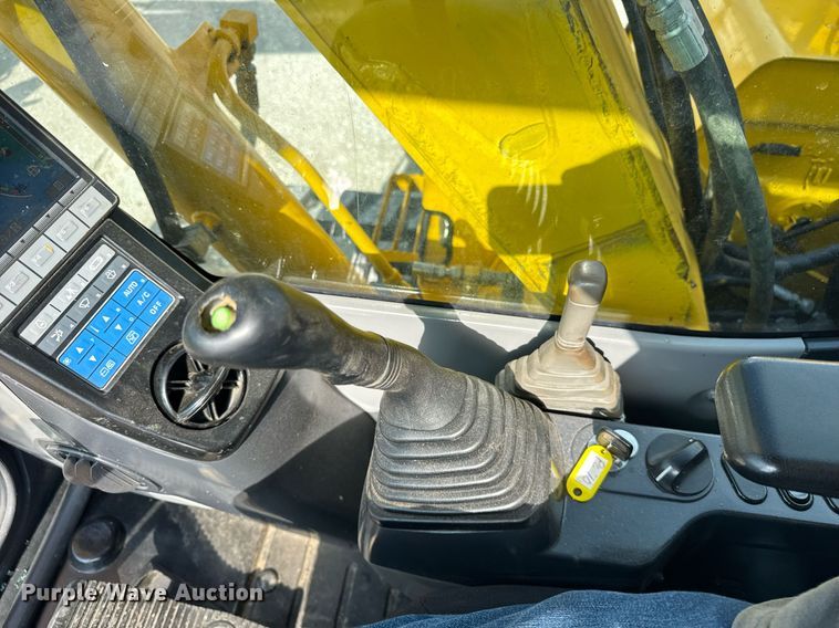 image for item EF2084 Komatsu PC70-8 mini excavator