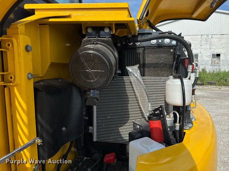 image for item EF2084 Komatsu PC70-8 mini excavator