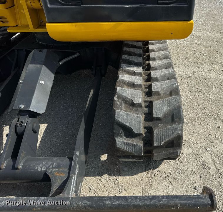 image for item EF2084 Komatsu PC70-8 mini excavator