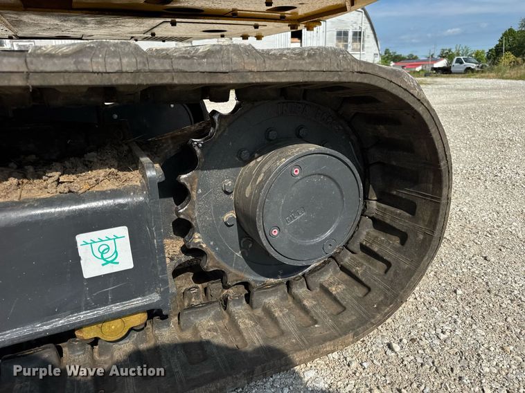 image for item EF2084 Komatsu PC70-8 mini excavator