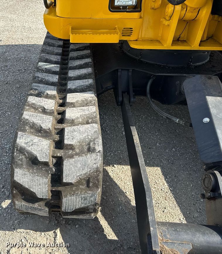 image for item EF2084 Komatsu PC70-8 mini excavator