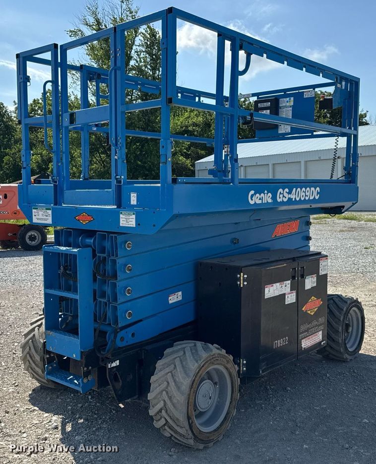 image for item EF2086 2016 Genie GS4069DC scissor lift