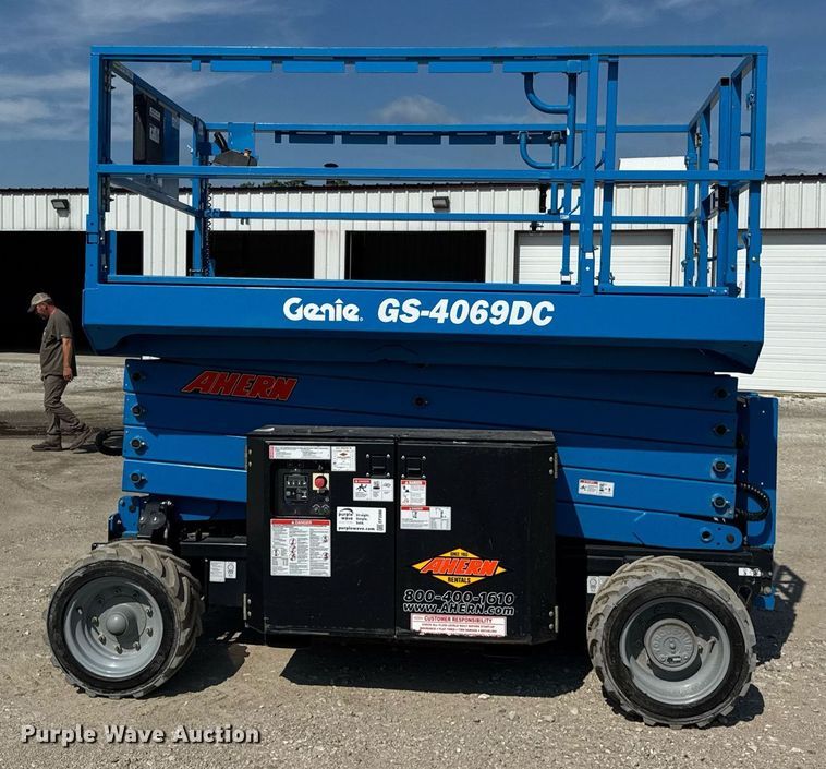image for item EF2086 2016 Genie GS4069DC scissor lift