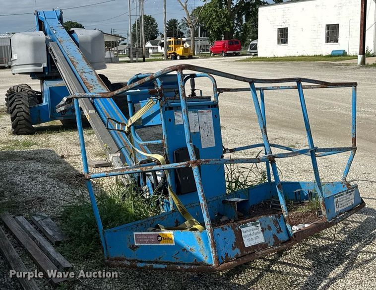 image for item EF2087 2001 Genie S60 boom lift