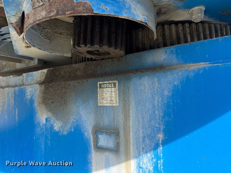 image for item EF2087 2001 Genie S60 boom lift