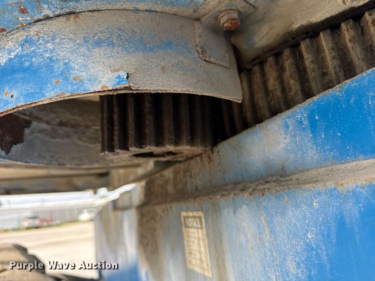 image for item EF2087 2001 Genie S60 boom lift