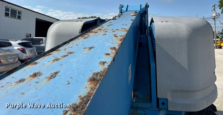 image for item EF2087 2001 Genie S60 boom lift