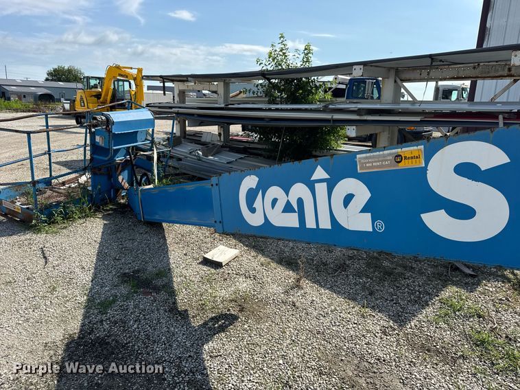 image for item EF2087 2001 Genie S60 boom lift