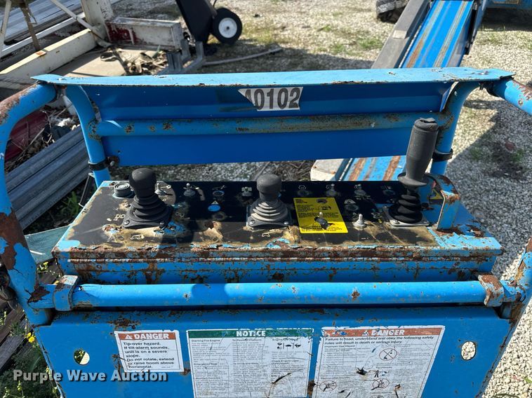 image for item EF2087 2001 Genie S60 boom lift