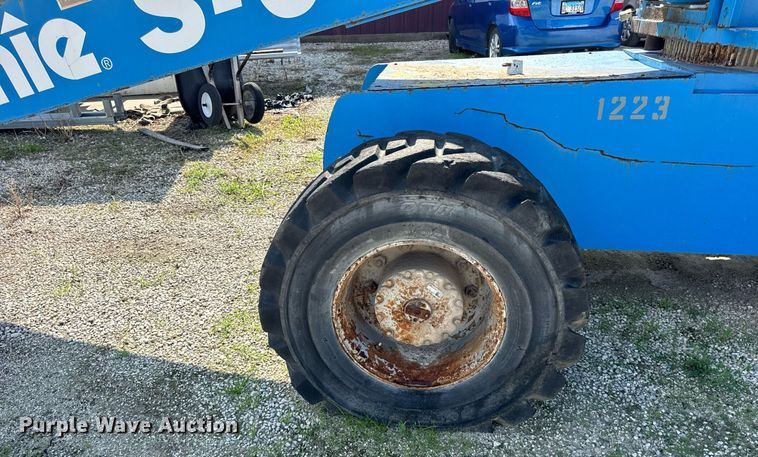 image for item EF2087 2001 Genie S60 boom lift