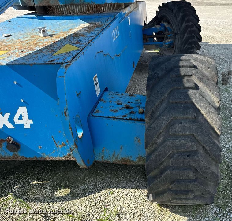 image for item EF2087 2001 Genie S60 boom lift