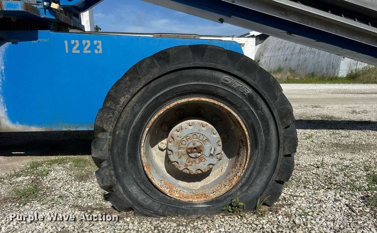 image for item EF2087 2001 Genie S60 boom lift