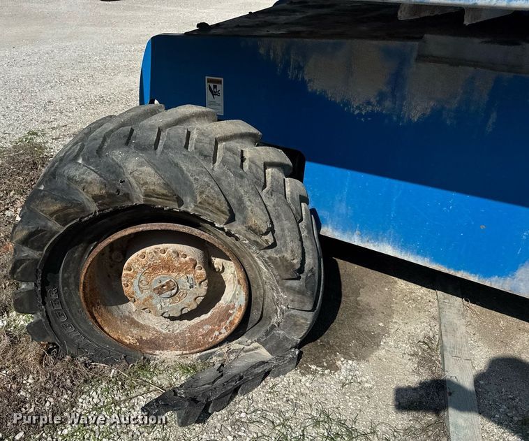 image for item EF2087 2001 Genie S60 boom lift