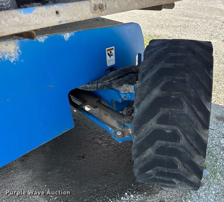 image for item EF2087 2001 Genie S60 boom lift