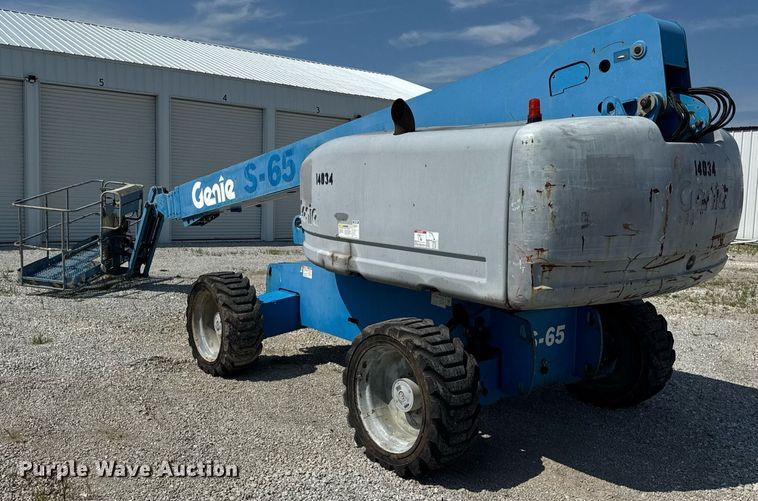 image for item EF2090 2006 Genie S65 boom lift