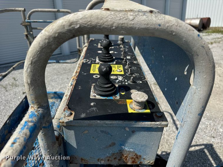 image for item EF2090 2006 Genie S65 boom lift