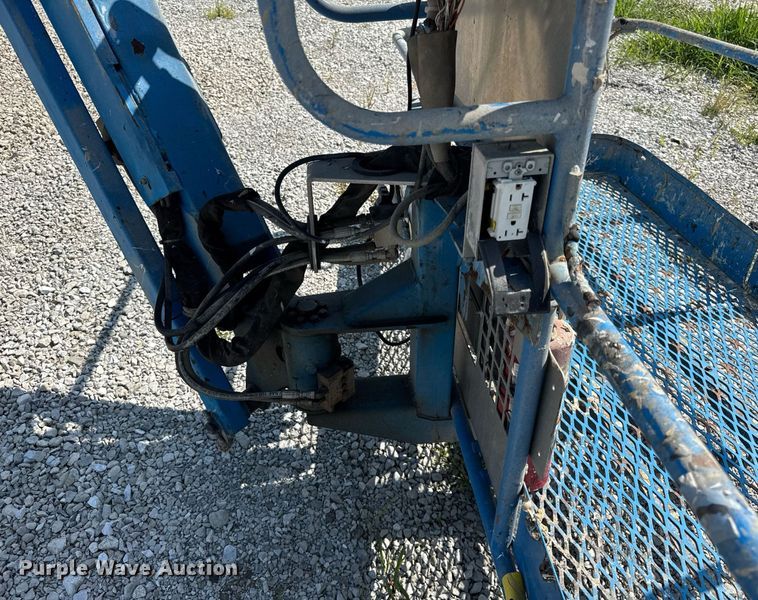 image for item EF2090 2006 Genie S65 boom lift