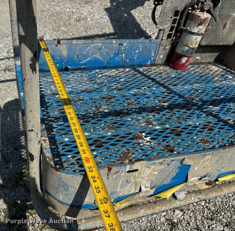 image for item EF2090 2006 Genie S65 boom lift