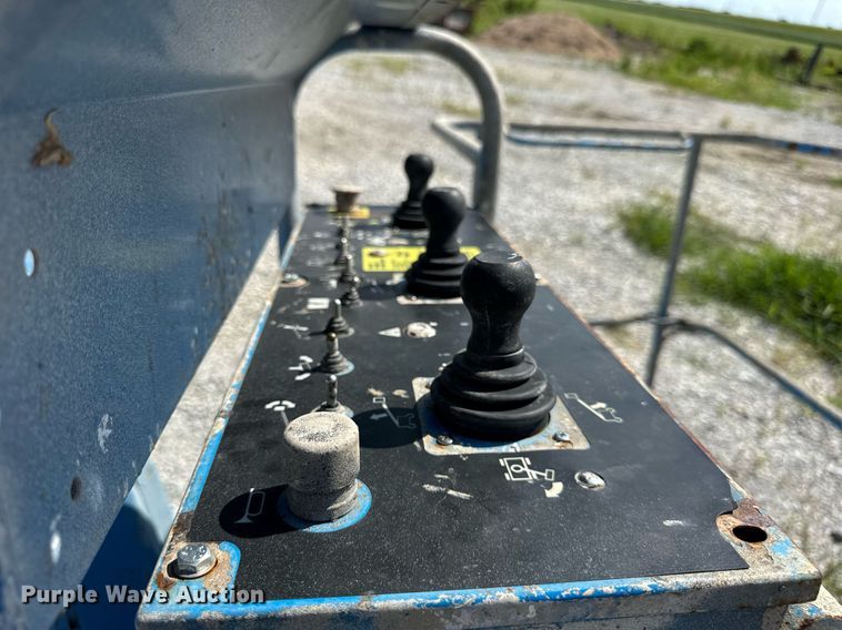 image for item EF2090 2006 Genie S65 boom lift