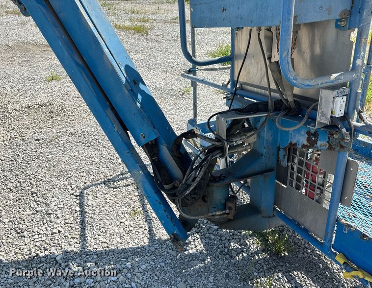 image for item EF2090 2006 Genie S65 boom lift