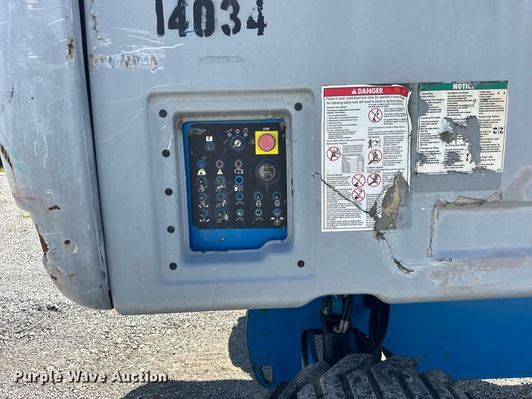 image for item EF2090 2006 Genie S65 boom lift