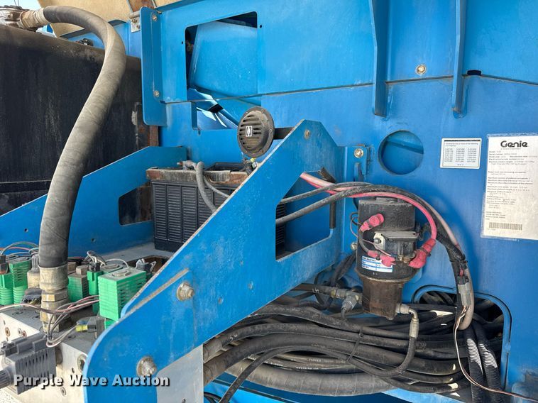 image for item EF2090 2006 Genie S65 boom lift