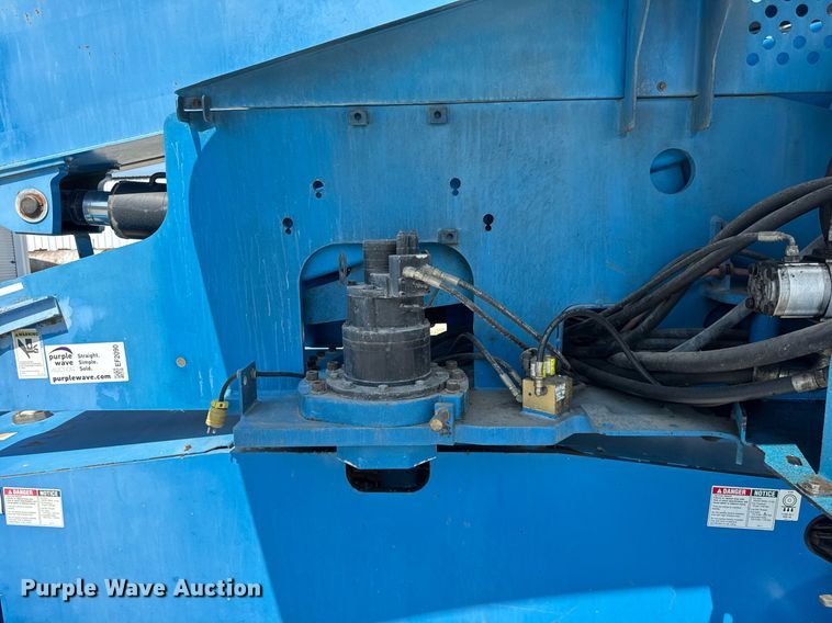 image for item EF2090 2006 Genie S65 boom lift