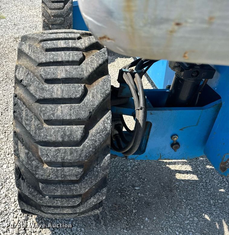 image for item EF2090 2006 Genie S65 boom lift