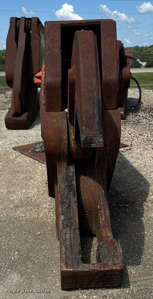 image for item EF2096 NPK excavator shear