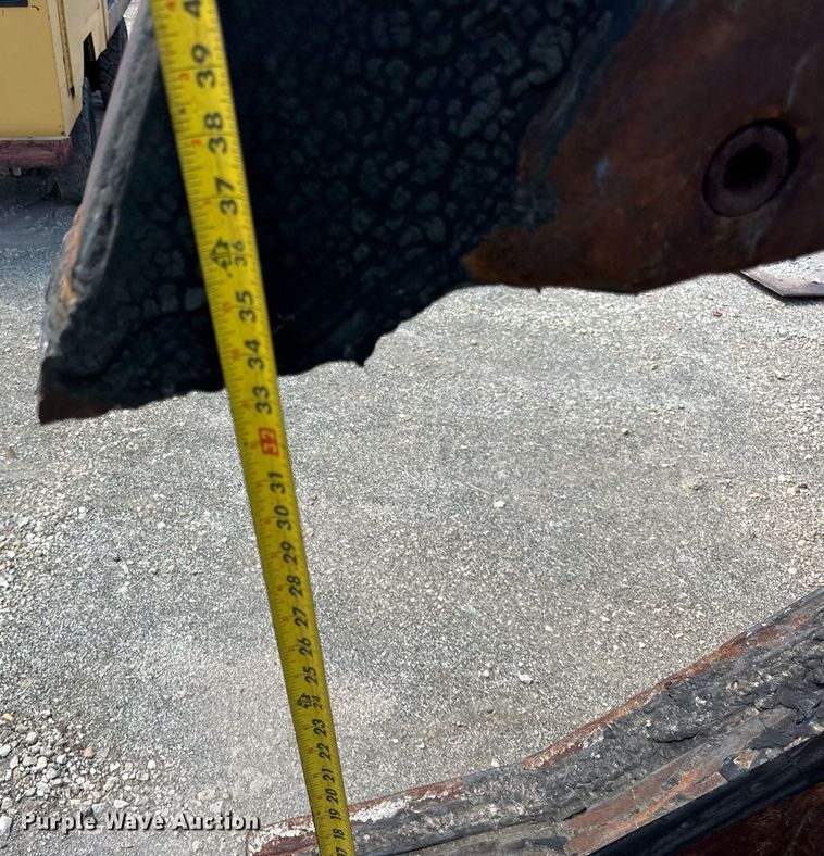 image for item EF2096 NPK excavator shear