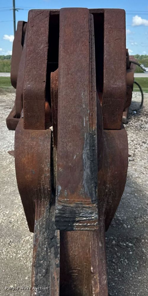 image for item EF2096 NPK excavator shear
