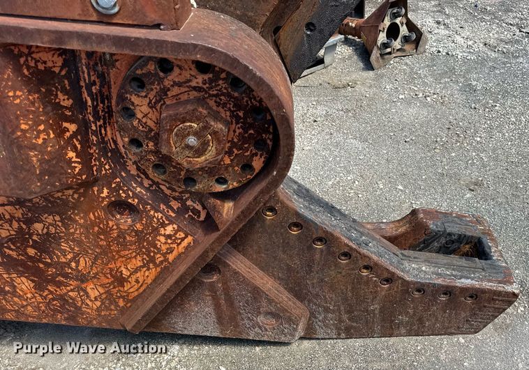 image for item EF2096 NPK excavator shear