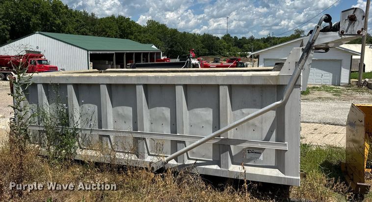 image for item EF2098 Bibeau dump bed