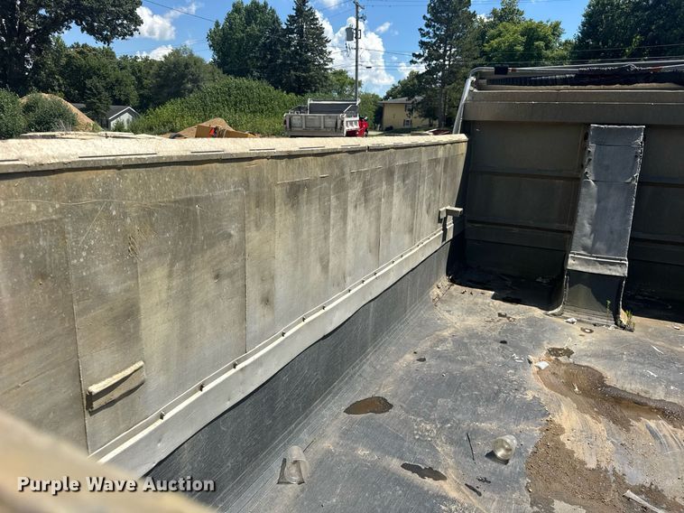 image for item EF2098 Bibeau dump bed