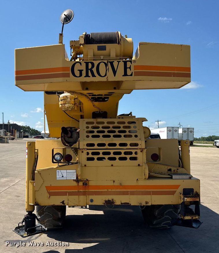 image for item EF2100 1996 Grove RT422 crane