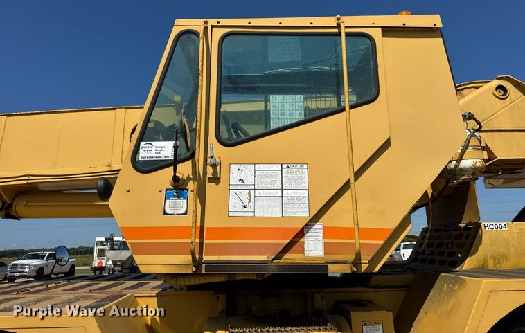 image for item EF2100 1996 Grove RT422 crane