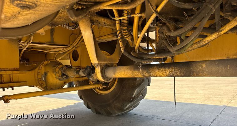 image for item EF2100 1996 Grove RT422 crane