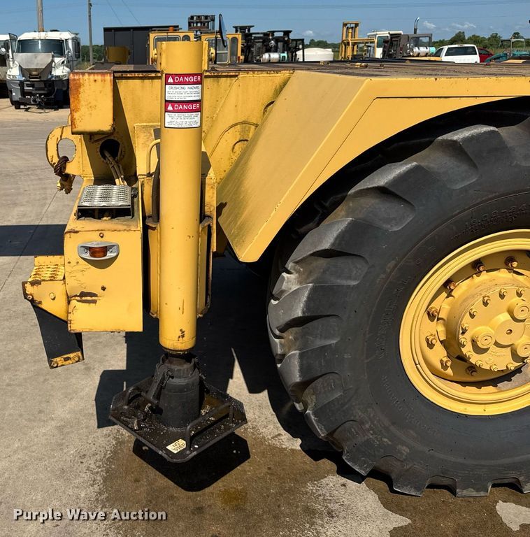 image for item EF2100 1996 Grove RT422 crane