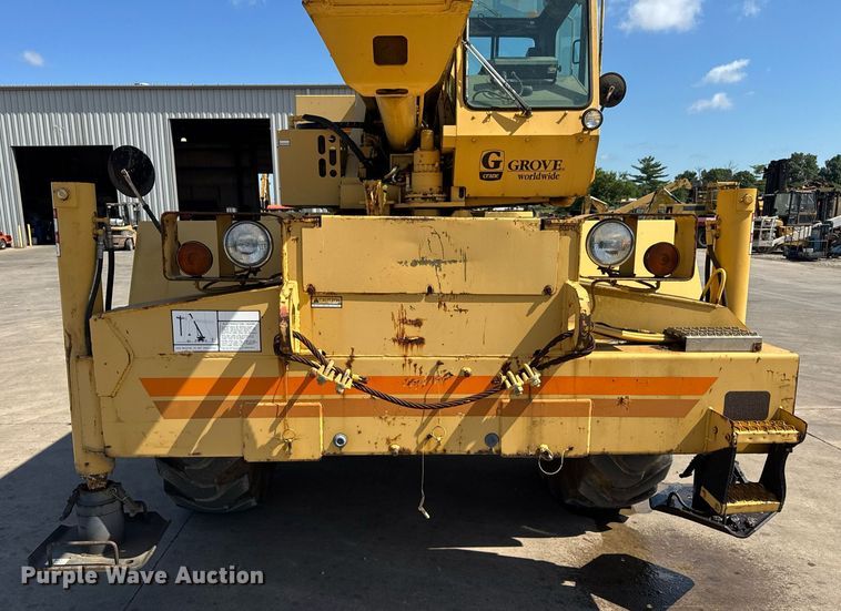 image for item EF2100 1996 Grove RT422 crane