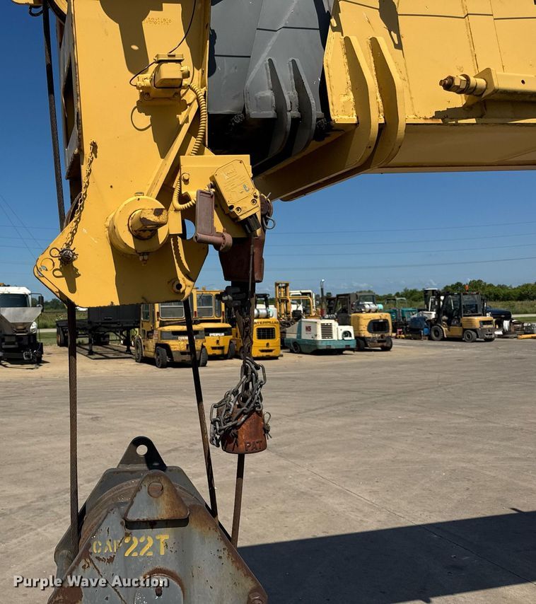 image for item EF2100 1996 Grove RT422 crane