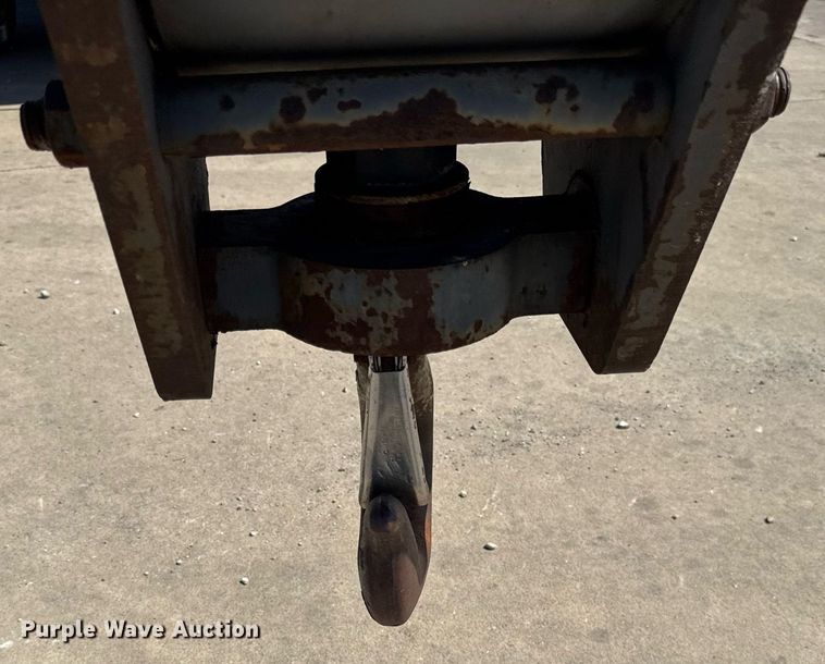 image for item EF2100 1996 Grove RT422 crane