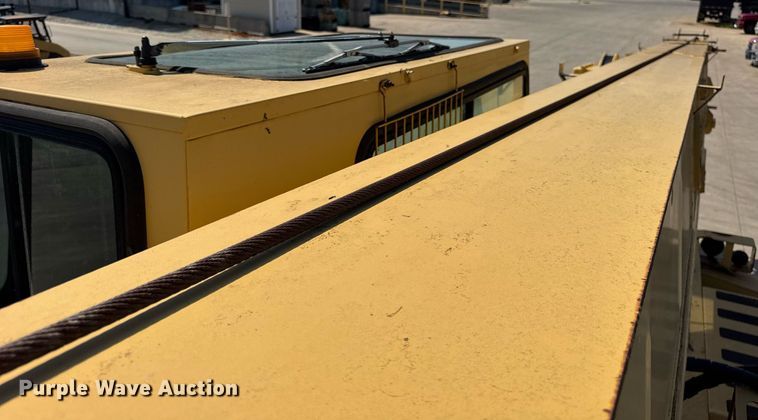 image for item EF2100 1996 Grove RT422 crane