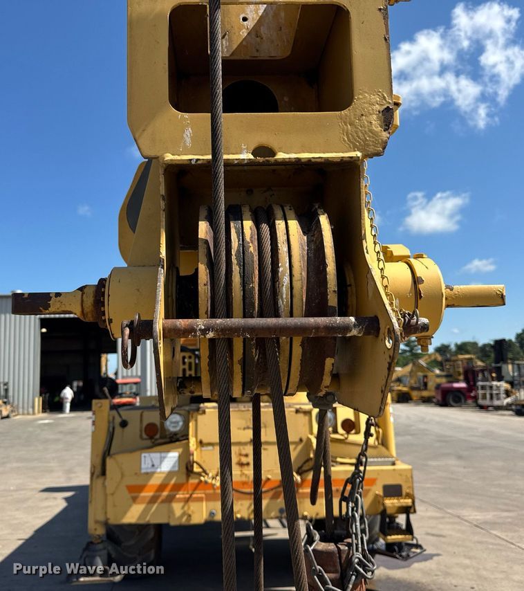 image for item EF2100 1996 Grove RT422 crane