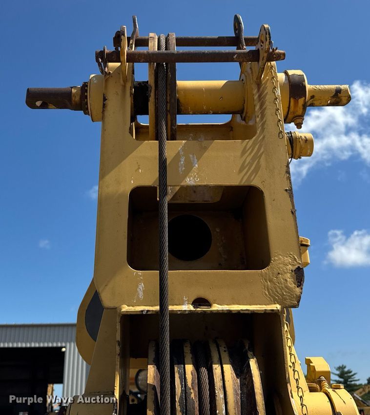 image for item EF2100 1996 Grove RT422 crane